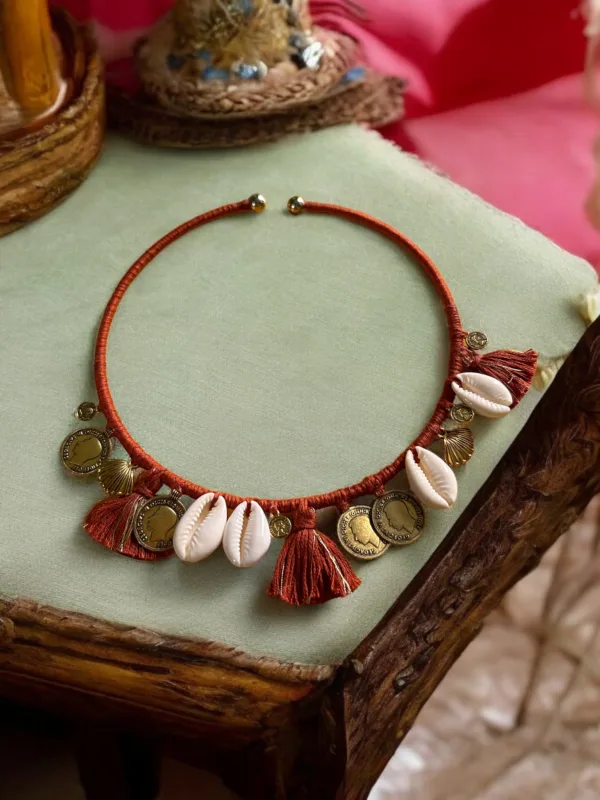 Brown Tassel Shell Hasli